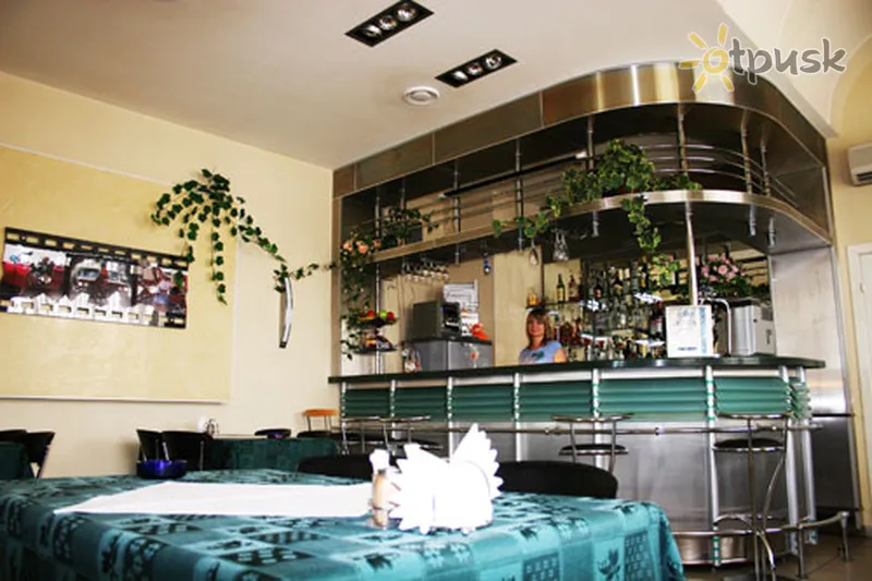 Фото отеля Рубикон 3* Донецк Украина бары и рестораны