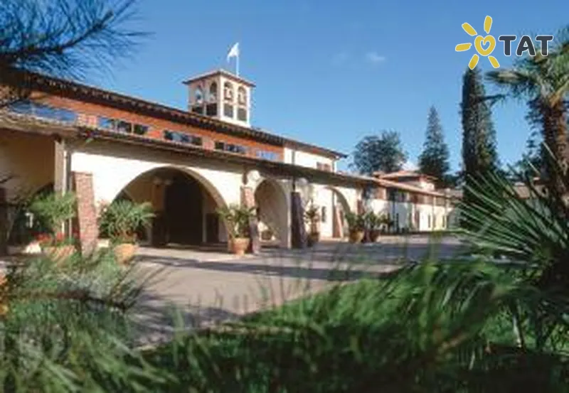 Фото отеля Europa Gatwick 2* Лондон Великобританія екстер'єр та басейни