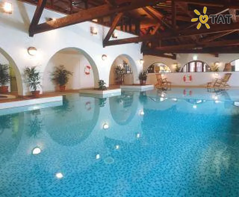 Фото отеля Europa Gatwick 2* Лондон Великобританія спа