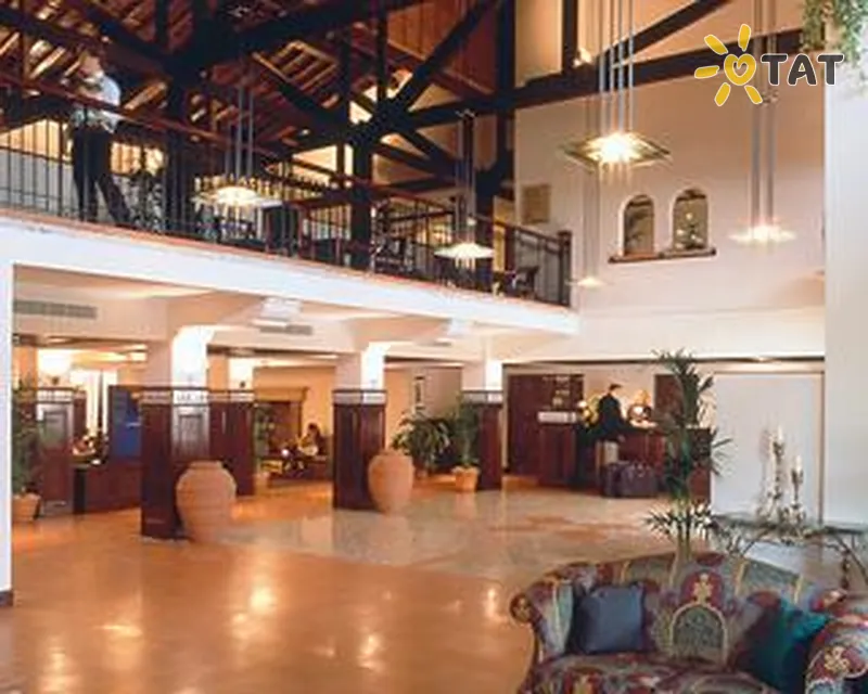 Фото отеля Europa Gatwick 2* Лондон Великобританія лобі та інтер'єр