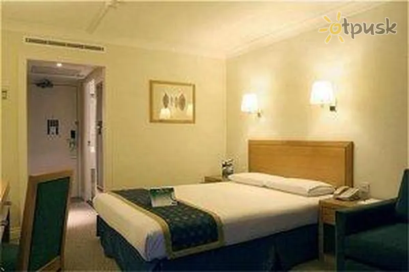 Фото отеля Holiday Inn Gatwick 3* Лондон Великобританія номери