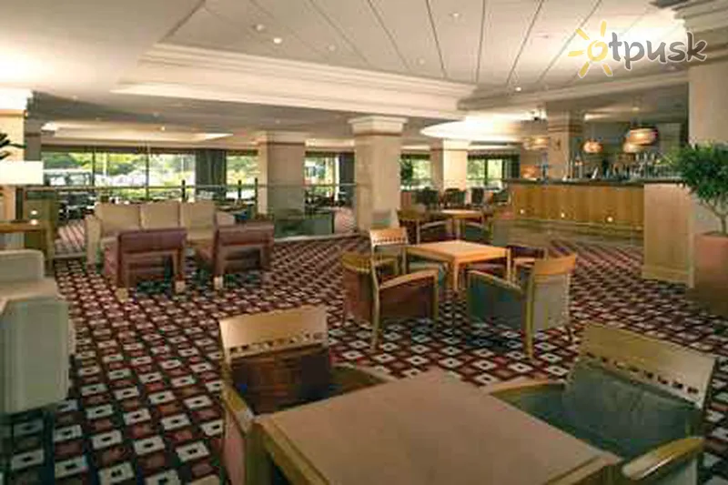 Фото отеля Hilton Birmingham Metropole 4* Бирмингем Великобритания лобби и интерьер