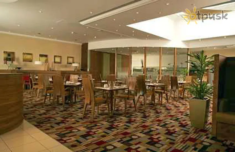 Фото отеля Hilton Birmingham Metropole 4* Бирмингем Великобритания лобби и интерьер