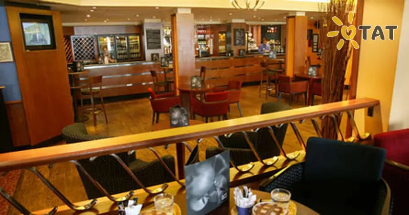 Фото отеля DoubleTree by Hilton London Ealing 4* Лондон Великобританія лобі та інтер'єр