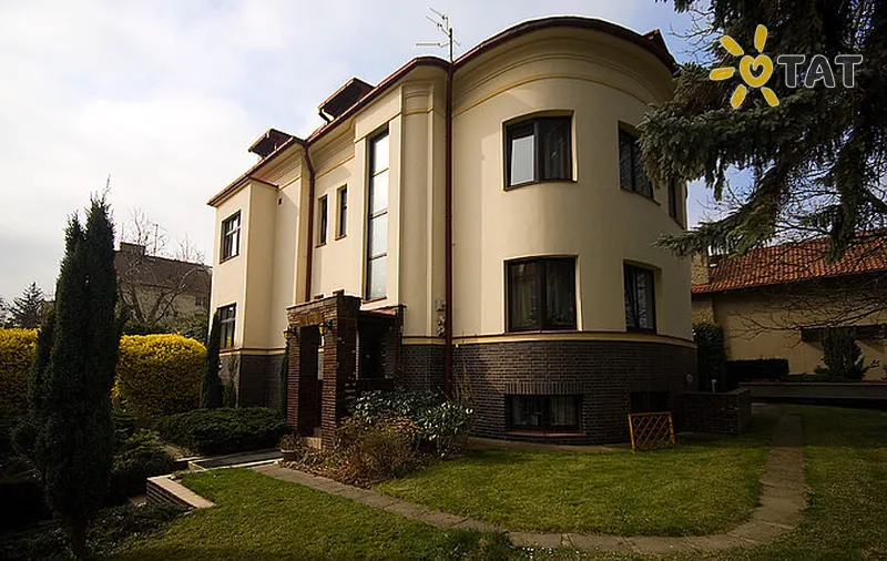 Фото отеля Villa Polni 3* Прага Чехія екстер'єр та басейни