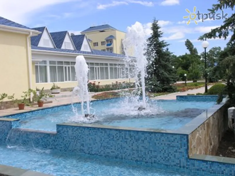 Фото отеля Лучезарный 2* Nikolajevka Krymas išorė ir baseinai