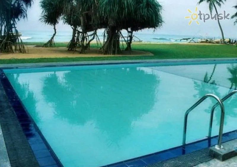 Фото отеля Hansa Villa 2* Калутара Шри-Ланка экстерьер и бассейны