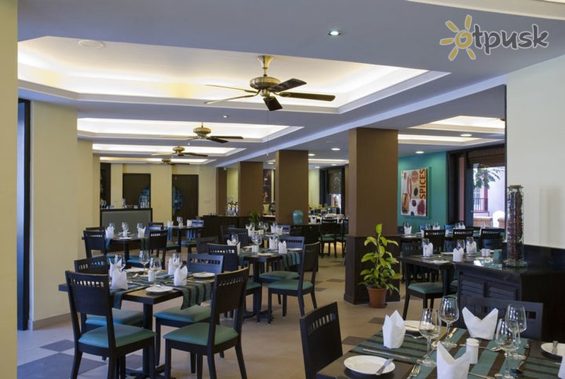 Фото отеля The Baga Marina Beach Resort & Hotel 3* Северный Гоа Индия бары и рестораны