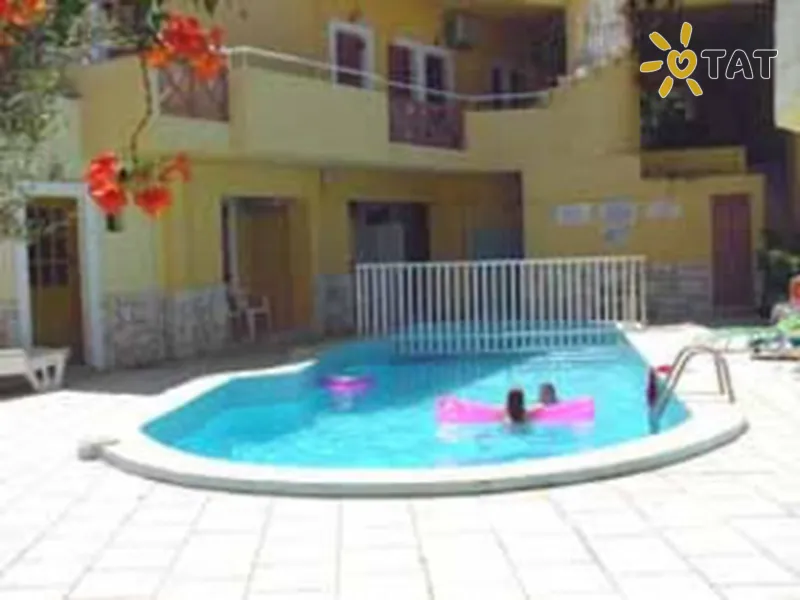 Фото отеля Stelva Apartments 3* о. Крит – Іракліон Греція екстер'єр та басейни