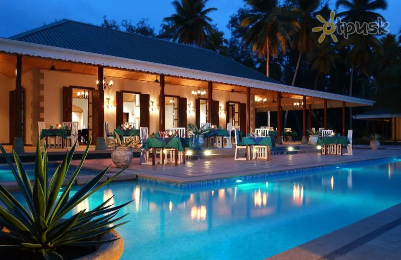 Фото отеля Four Seasons Resort Seychelles at Desroches Island 5* о. Дерош Сейшельские о-ва экстерьер и бассейны