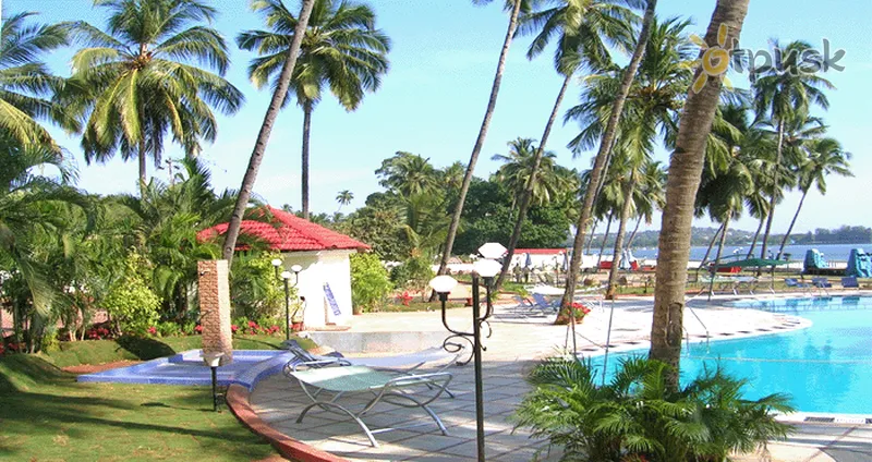 Фото отеля Dolphin Bay 3* Šiaurės Goa Indija išorė ir baseinai