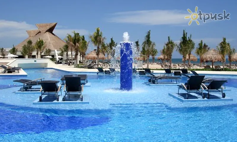 Фото отеля BlueBay Grand Esmeralda 5* Maya Riviera Meksika išorė ir baseinai