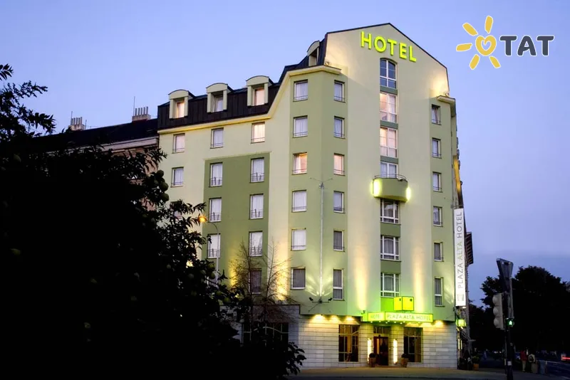 Фото отеля Plaza Prague Hotel 4* Прага Чехія екстер'єр та басейни