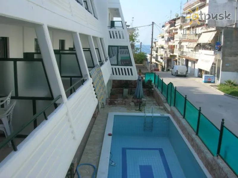 Фото отеля Villa Cariatis 2* Chalkidikė – Nea Kallikratia Graikija išorė ir baseinai