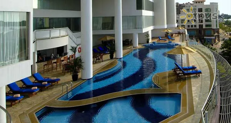 Фото отеля Le Meridien Kota Kinabalu 5* Kota Kinabalu Malaizija išorė ir baseinai