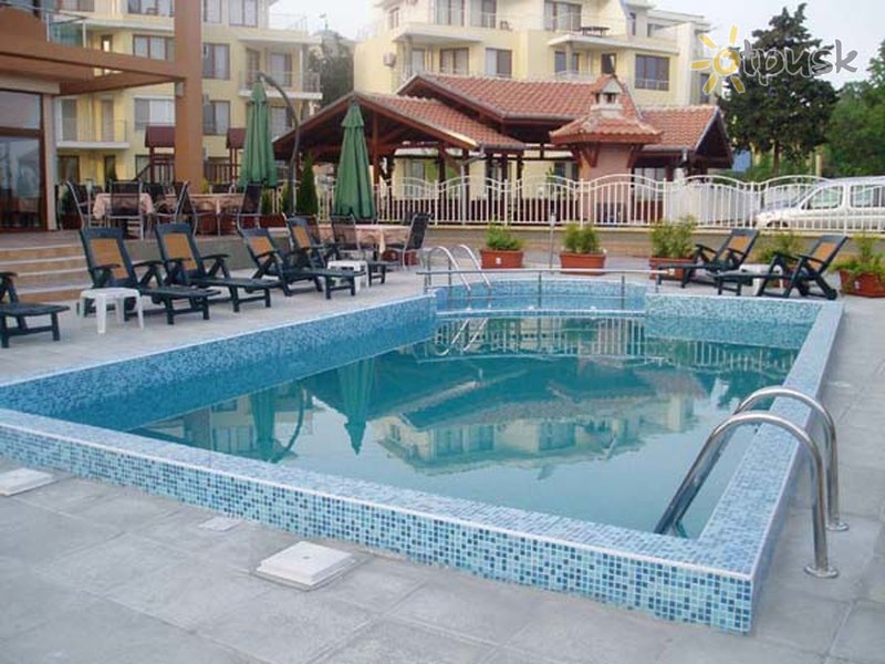 Фото отеля Капри 3* Несебр Болгария экстерьер и бассейны