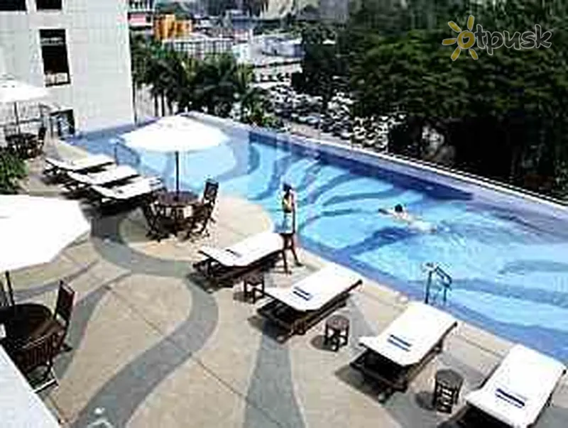 Фото отеля Impiana KLCC Hotel and Spa 4* Куала-Лумпур Малайзия экстерьер и бассейны