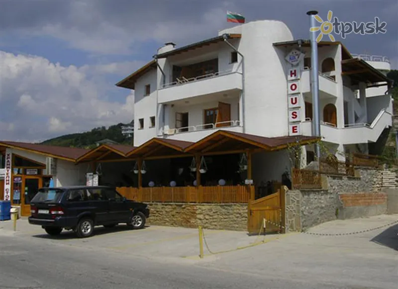 Фото отеля Алекс 2* Балчик Болгария экстерьер и бассейны