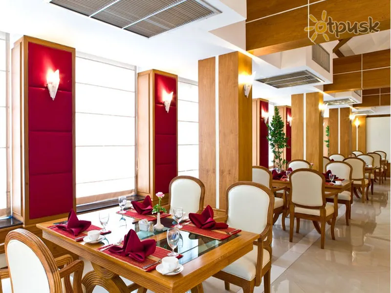 Фото отеля Eastern Grand Palace 3* Pataja Tailandas barai ir restoranai