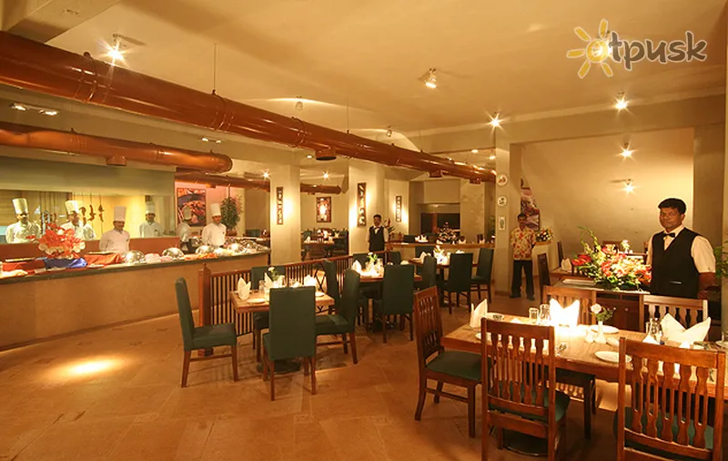Фото отеля Neelams The Grand 3* Північний Гоа Індія бари та ресторани