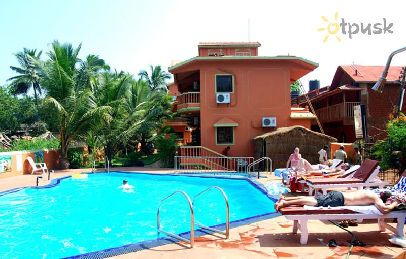 Фото отеля Ruffles Beach Resort 2* Šiaurės Goa Indija išorė ir baseinai