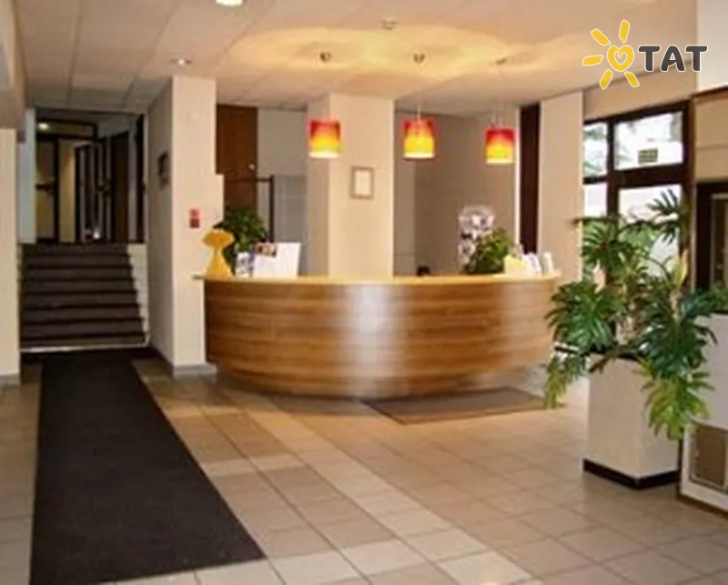 Фото отеля Helios Pension 2* Закопане Польща лобі та інтер'єр