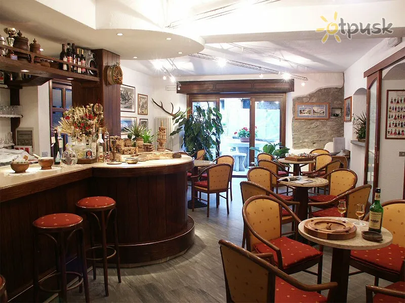 Фото отеля Berthod Hotel Courmayeur 3* Курмайор Італія бари та ресторани
