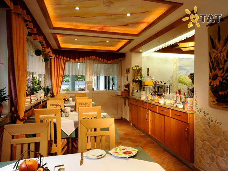 Фото отеля Gastehaus Prantl 3* Зельден Австрія бари та ресторани
