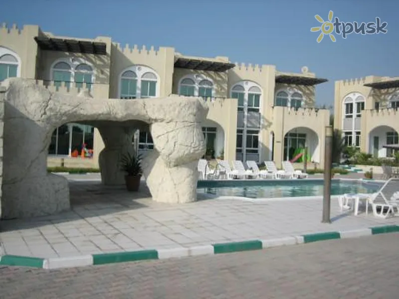 Фото отеля Caravan Resort Ajman 4* Аджман ОАЕ екстер'єр та басейни