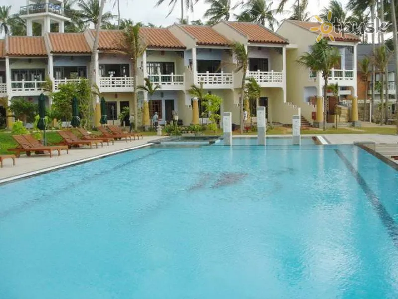 Фото отеля Dynasty Resort 3* Фант'єт В'єтнам екстер'єр та басейни