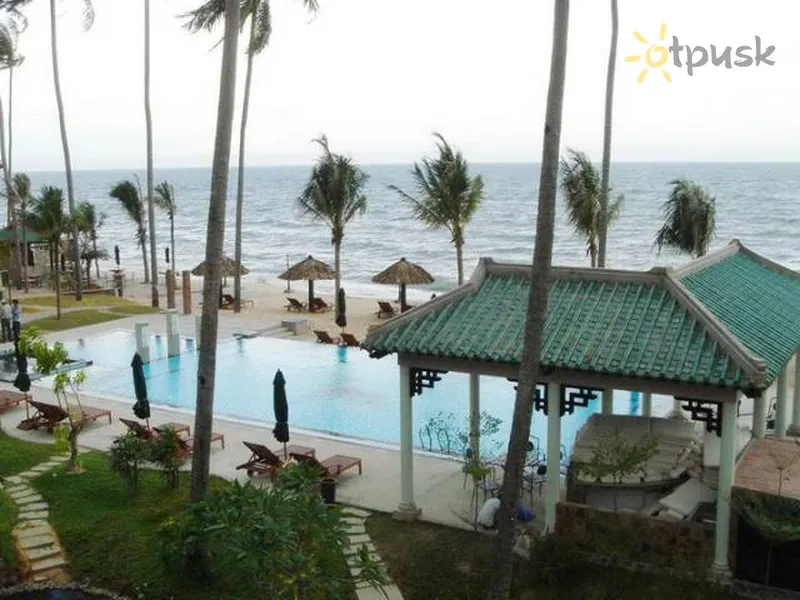 Фото отеля Dynasty Resort 3* Фантьет Вьетнам экстерьер и бассейны