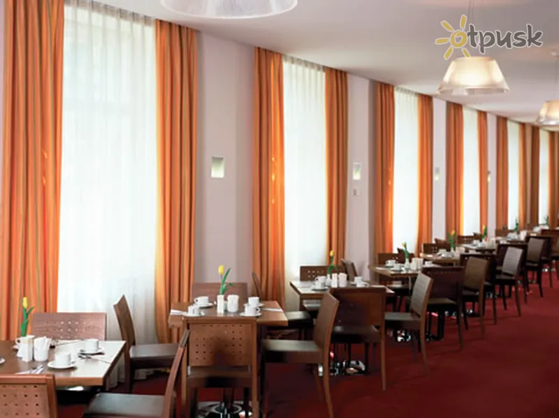 Фото отеля NH Belvedere 4* Відень Австрія бари та ресторани