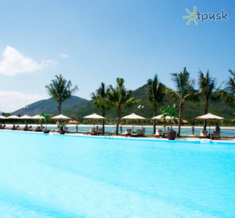 Фото отеля Diamond Bay Resort & Spa 5* Nha Trang Vietnamas išorė ir baseinai