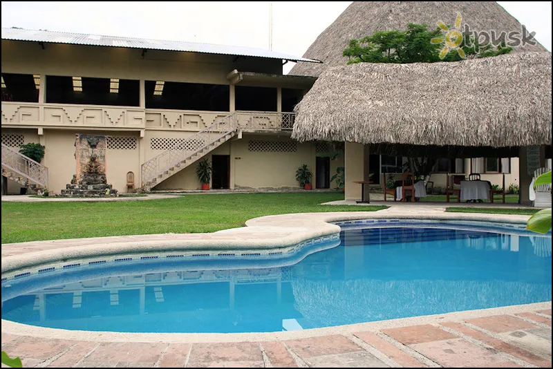 Фото отеля Villas Kin-Ha Hotel 3* Palenque Meksika išorė ir baseinai