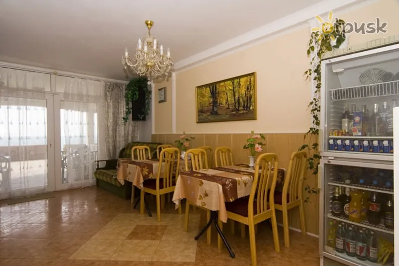 Фото отеля Гала 3* Ялта Крим бари та ресторани