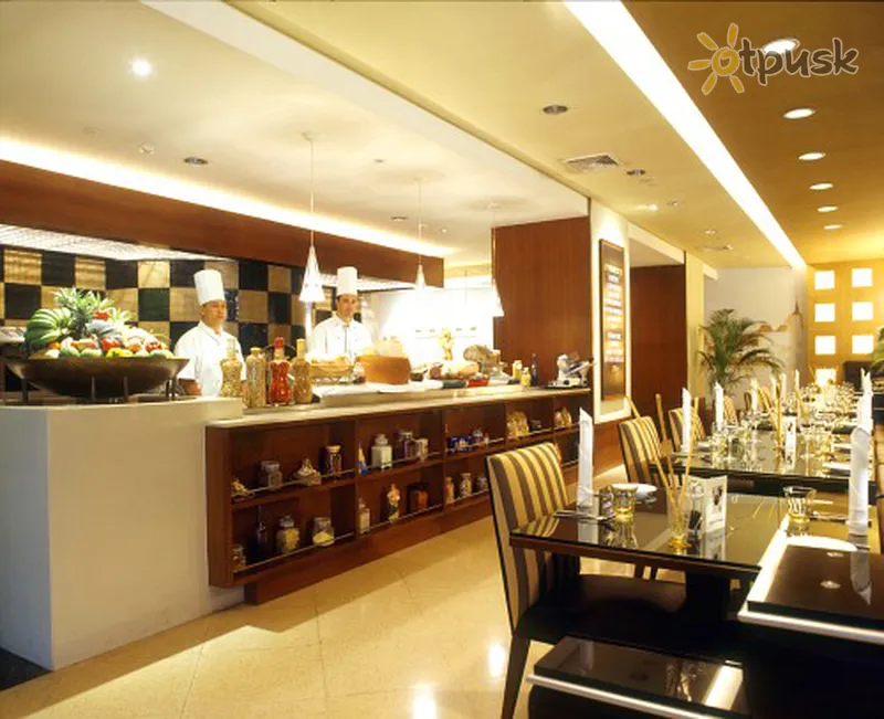 Фото отеля Century Park Hotel 4* Бангкок Таиланд бары и рестораны
