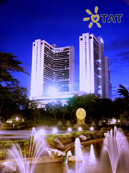 Фото отеля The Imperial Queen`s Park Hotel 4* Бангкок Таїланд екстер'єр та басейни