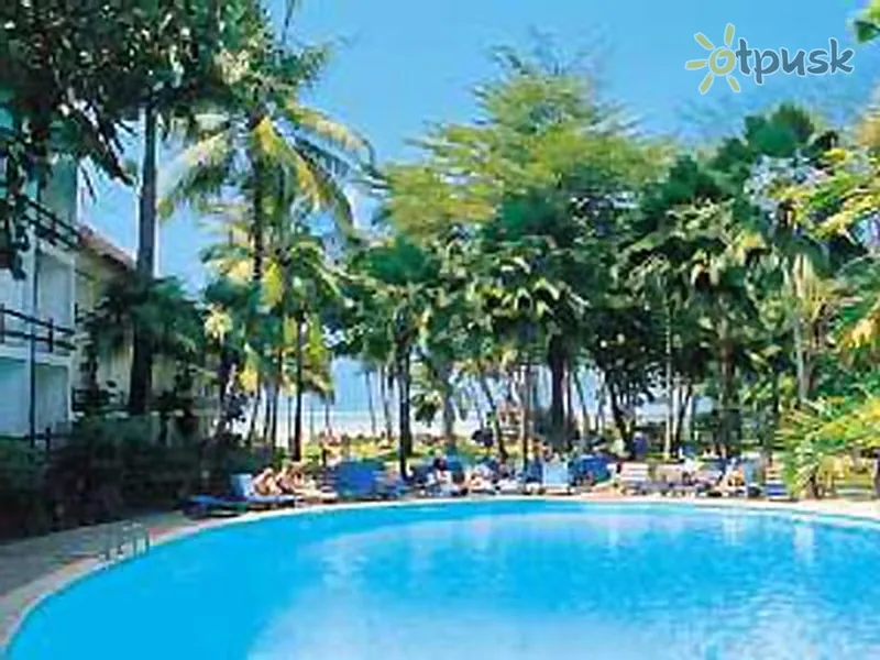 Фото отеля Travellers Beach Hotel & Club 4* Mombasa Kenija ārpuse un baseini