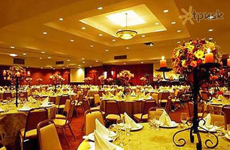 Фото отеля Embassy Suites Hotel at Los Marlins Grand Resort 3* Хуан Доліо Домінікана бари та ресторани