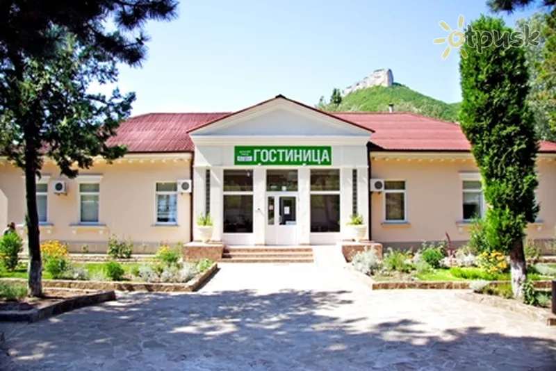 Фото отеля Дикий мёд 2* Bahčisaraja Krima ārpuse un baseini