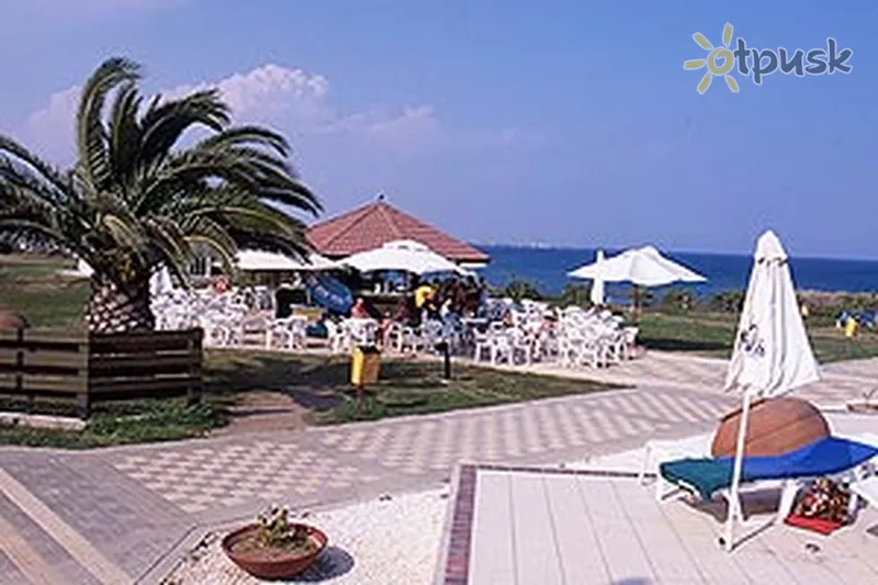 Фото отеля Faros Holiday Village 3* Larnaka Kipra ārpuse un baseini