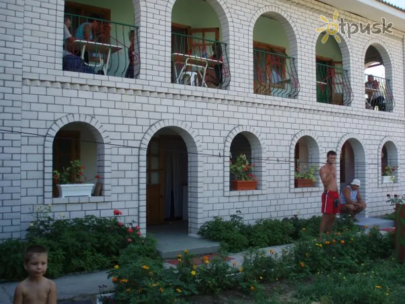 Фото отеля Мрія 2* Чорноморське Крим екстер'єр та басейни
