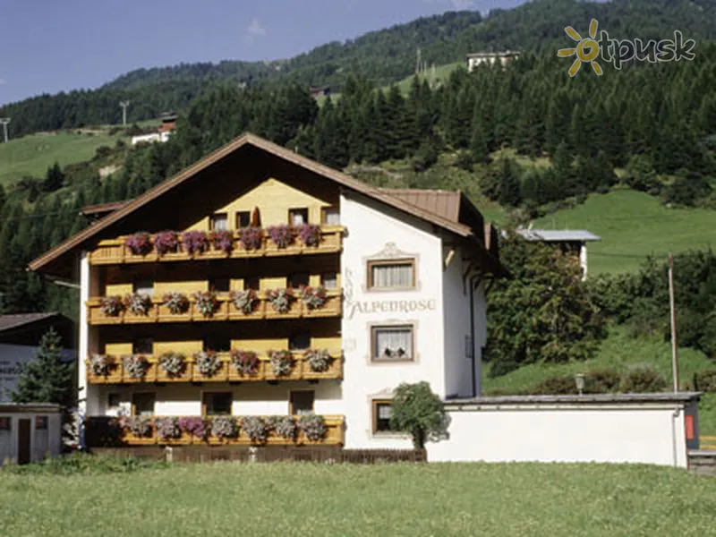 Фото отеля Haus Alpenrose 3* Soldenas Austrija išorė ir baseinai