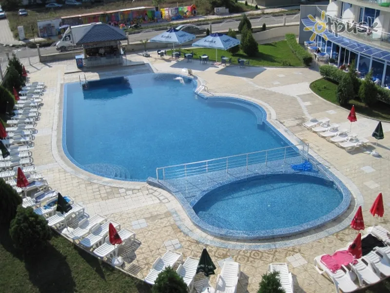 Фото отеля Queen Nelly Hotel 3* Приморсько Болгарія екстер'єр та басейни