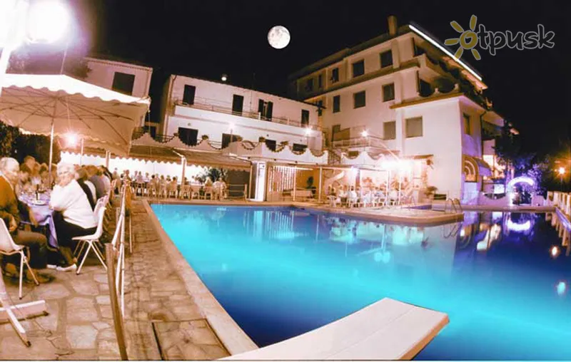 Фото отеля Ariston Montecarlo Hotel 3* Сан Ремо Италия экстерьер и бассейны