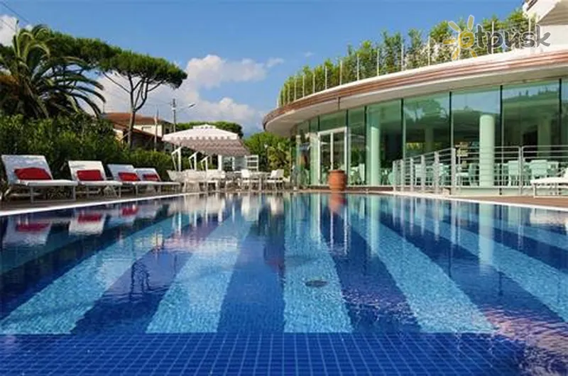 Фото отеля Mondial Resort & Spa 4* Viareggio Italija išorė ir baseinai