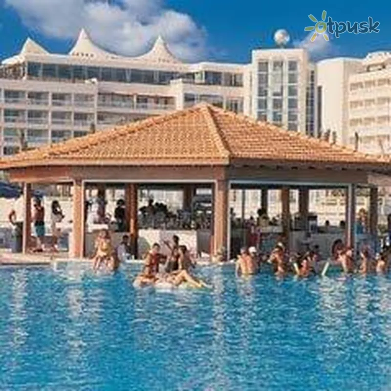 Фото отеля Movenpick Hotel & Resort Beirut 5* Beirutas Libanas išorė ir baseinai