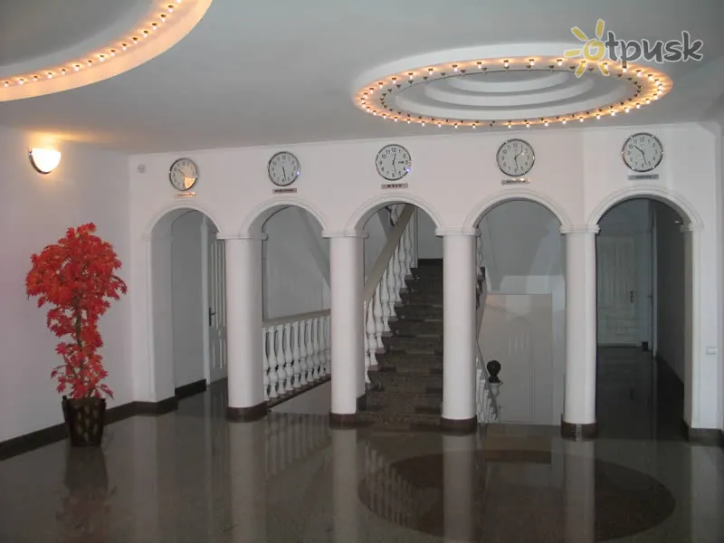Фото отеля Мон Сеньор 3* Бердянск Украина лобби и интерьер