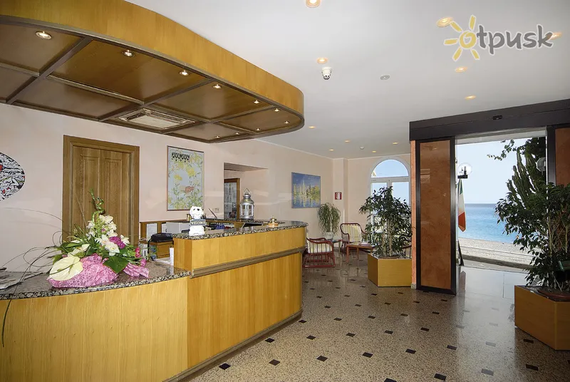 Фото отеля Piccolo Lido Hotel 3* Бордигера Италия лобби и интерьер