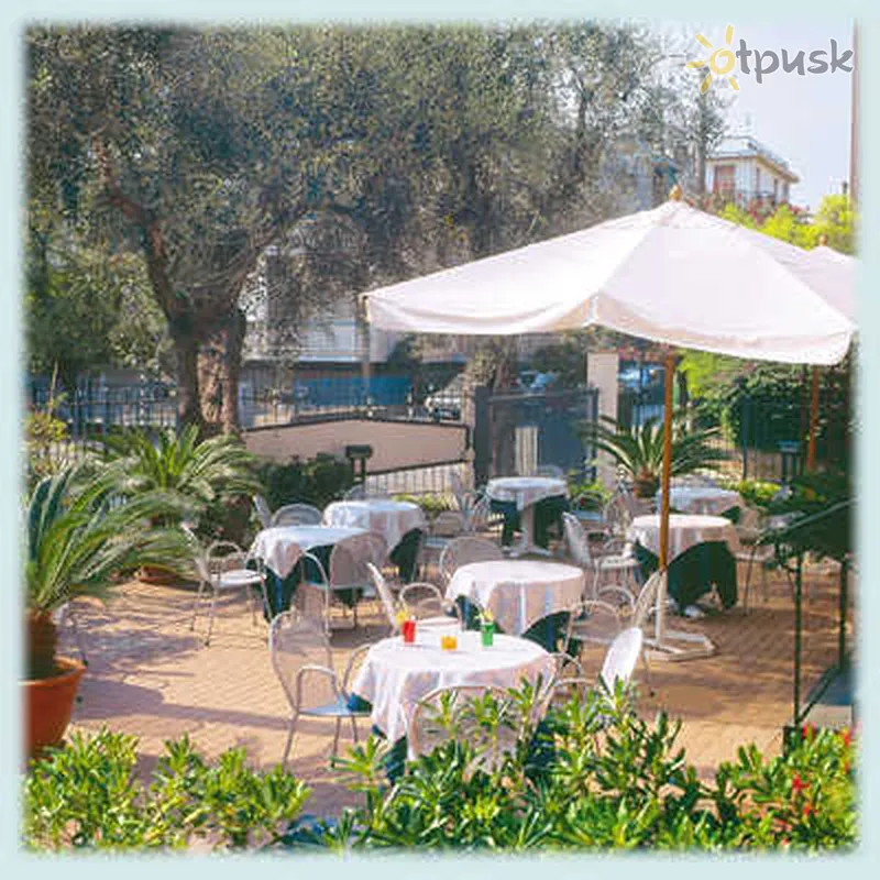 Фото отеля Kristall Hotel 3* Диано Марина Италия бары и рестораны